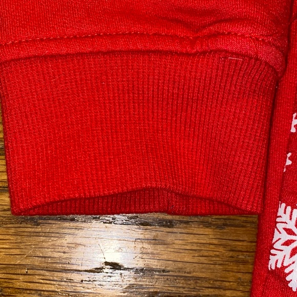 Peanuts Red Snoopy Sweatshirt - Picture 5 of 8